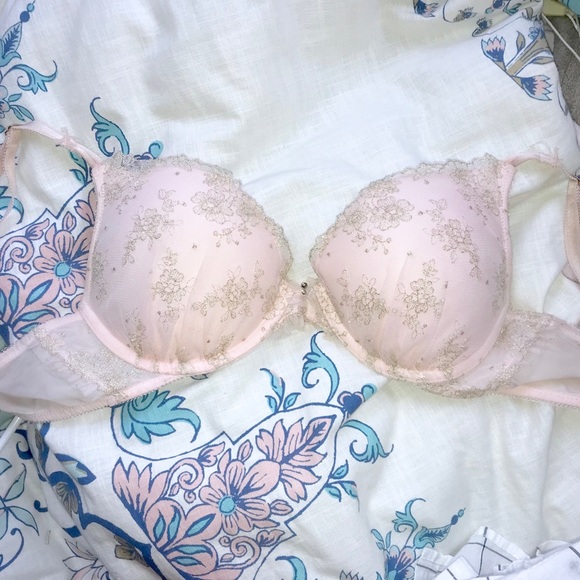 Victoria's Secret Other - Victoria’s Secret lace push up bra Victoria's Secret Other - Victoria’s Secret lace push up bra